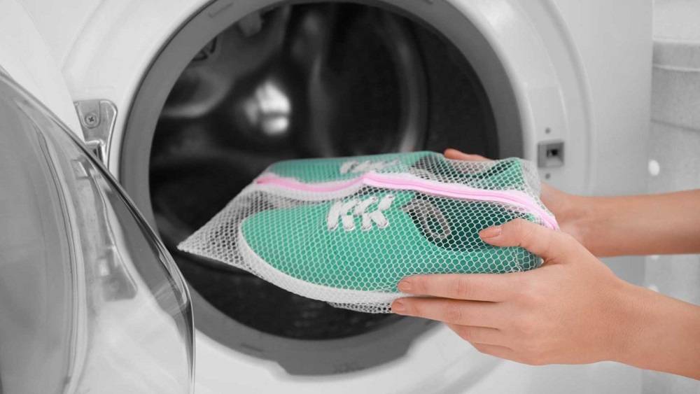 Как постирать кроссовки в стиральной машине: полное руководство