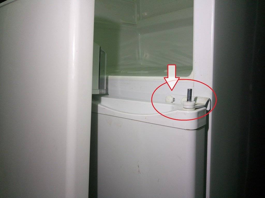 Дверь холодильника не присасывается что делать - автотоп