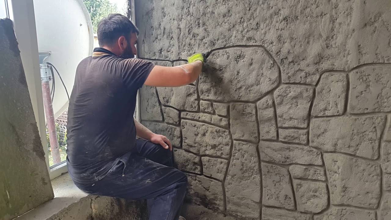 Как покрасить декоративный камень из гипса своими руками: можно ли это делать, чем лучше работать, если он на стене или еще не приклеен, каковы плюсы и минусы?