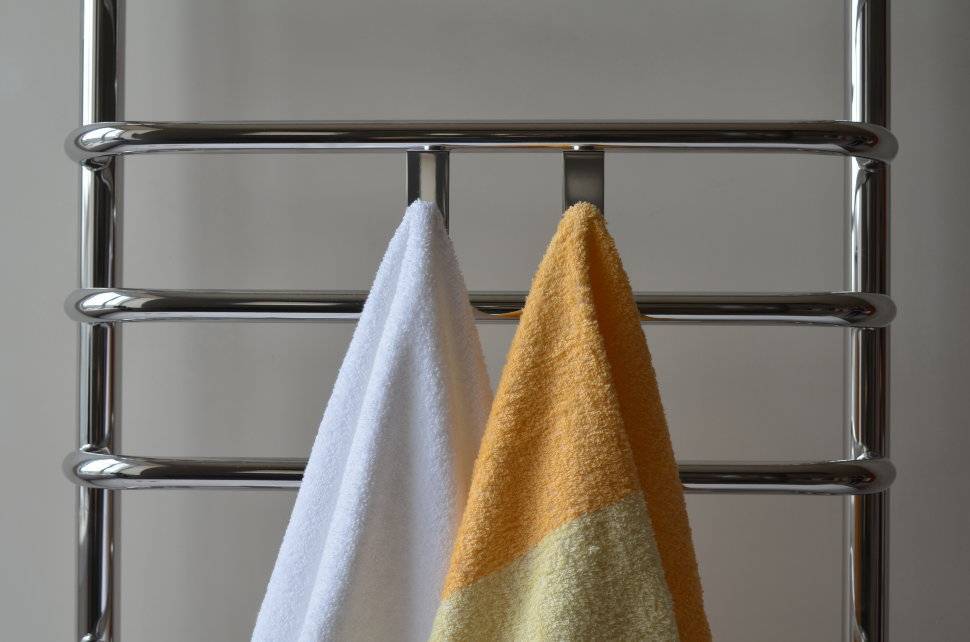 Как выбрать полотенцесушитель для ванной: лучшие бренды + советы по выбору
