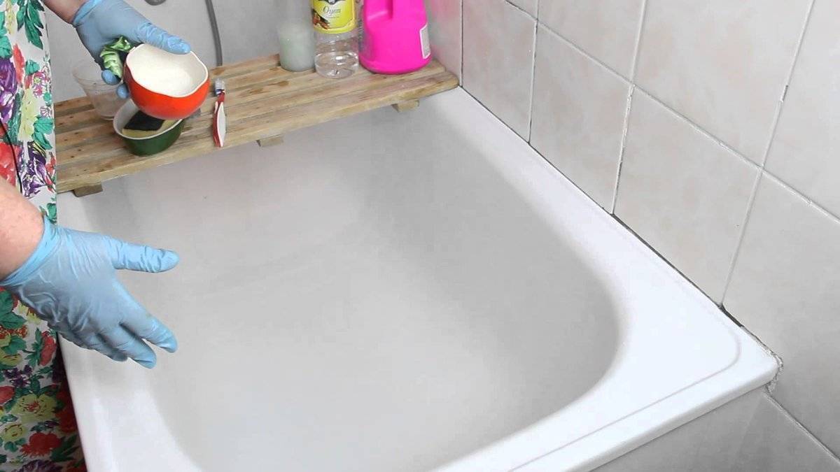 Как почистить ванну до бела: методы в зависимости от материала