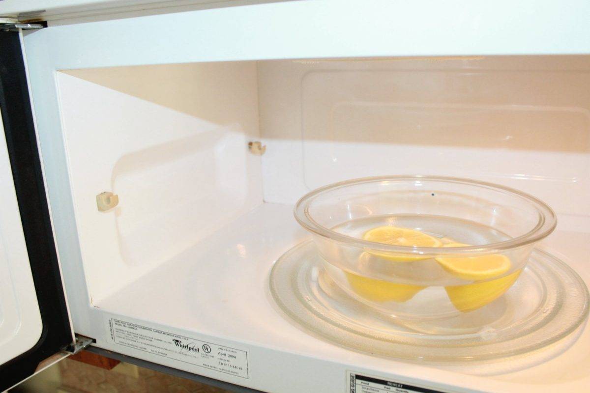 Как отмыть микроволновку внутри от жира в домашних условиях, чем ее очистить