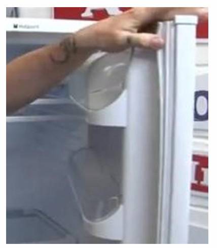 Не закрывается морозилка в холодильнике