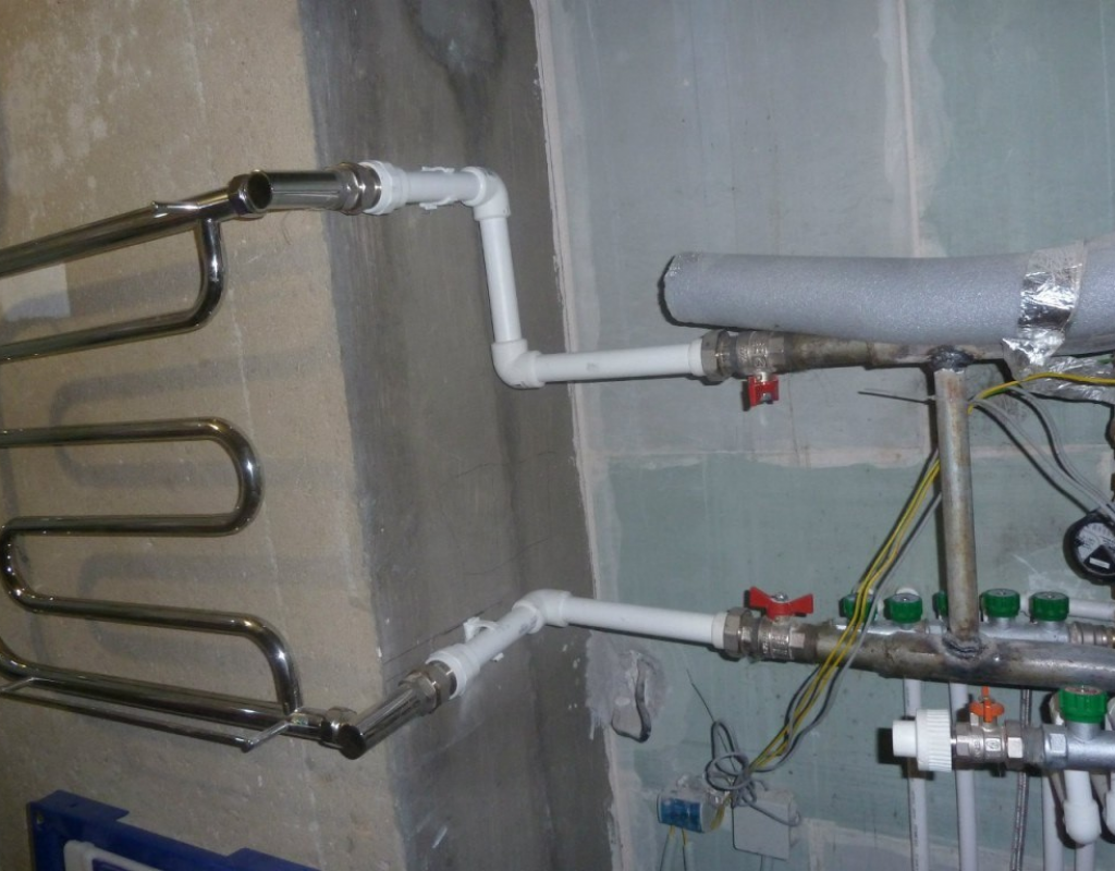 Подключение полотенцесушителя к стояку горячей воды: схема, нюансы