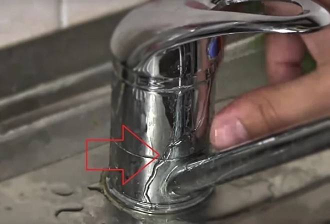 Капает кран на кухне или в ванной: как починить своими руками