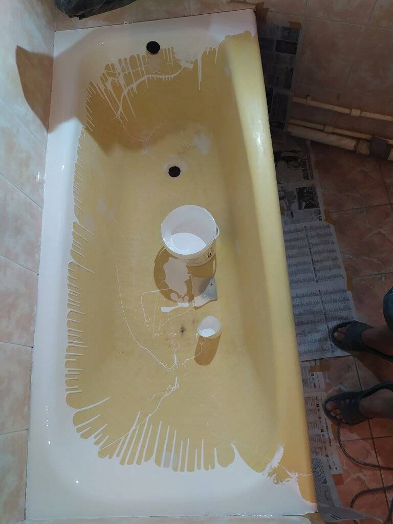 Реставрация ванны жидким акрилом своими руками: выбор покрытия и правила работ (+ видео)