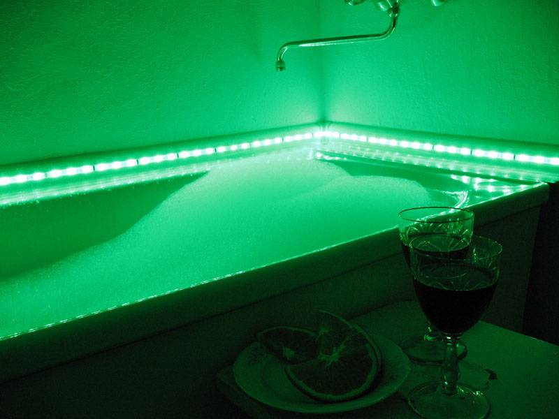 Свет в ванной: как правильно распределить источники света
