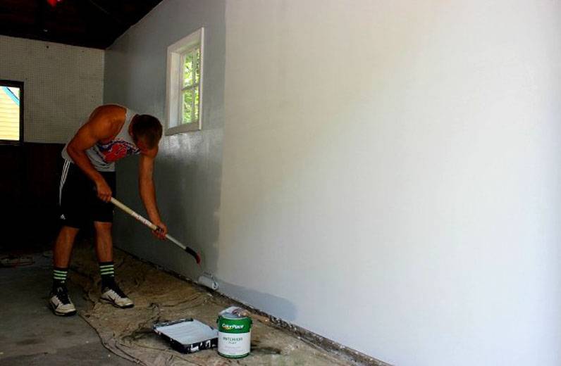 Чем покрасить стены в гараже: в какой цвет красить, способы покраски внутри, технология выполнения работ, фото-материалы
