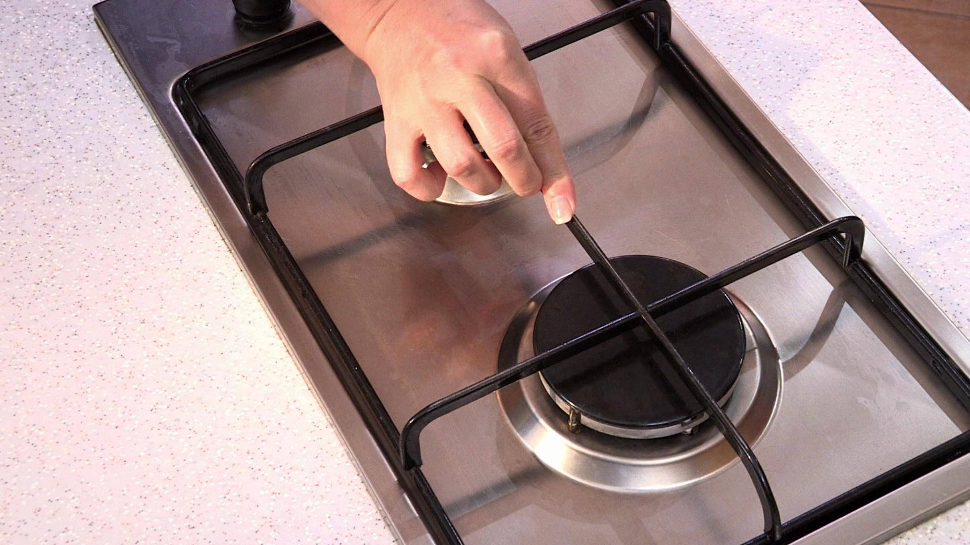 Как отмыть плиту от нагара и жира?
