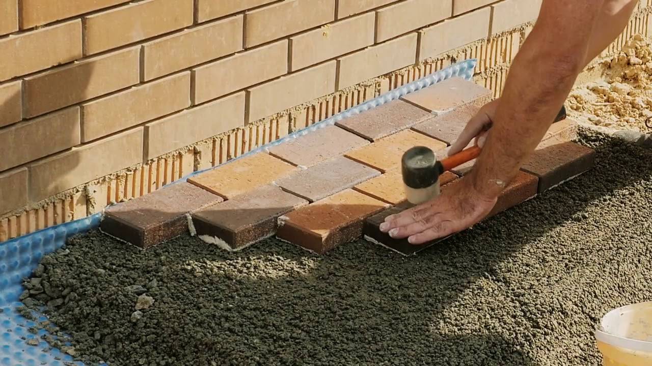 Технология укладки тротуарной плитки на песок — подробная инструкция