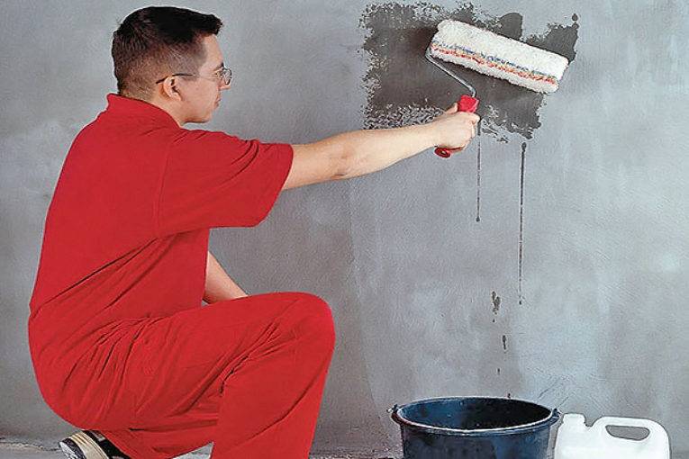 Надо ли грунтовать стены перед нанесением шпаклевки