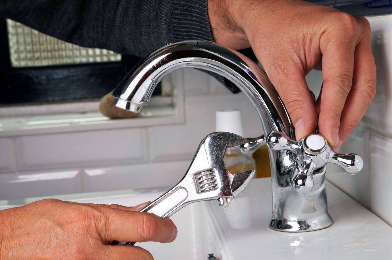 Ремонт смесителя для ванной с душем своими руками – устройство и ремонт переключателя (инструкция)