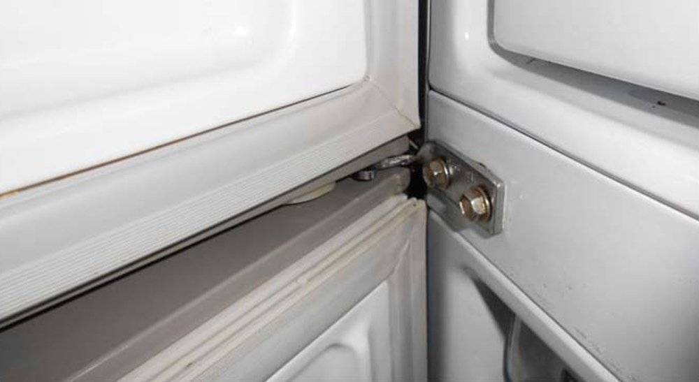 Ремонт двери холодильника, что делать, если не закрывается дверь холодильника, как ее отрегулировать