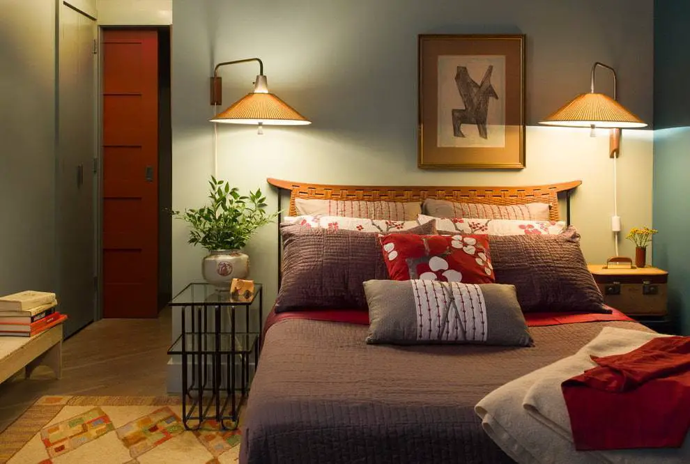 Изменение интерьера в спальне – как правильно выбрать обои? виды, особенности и полезные советы