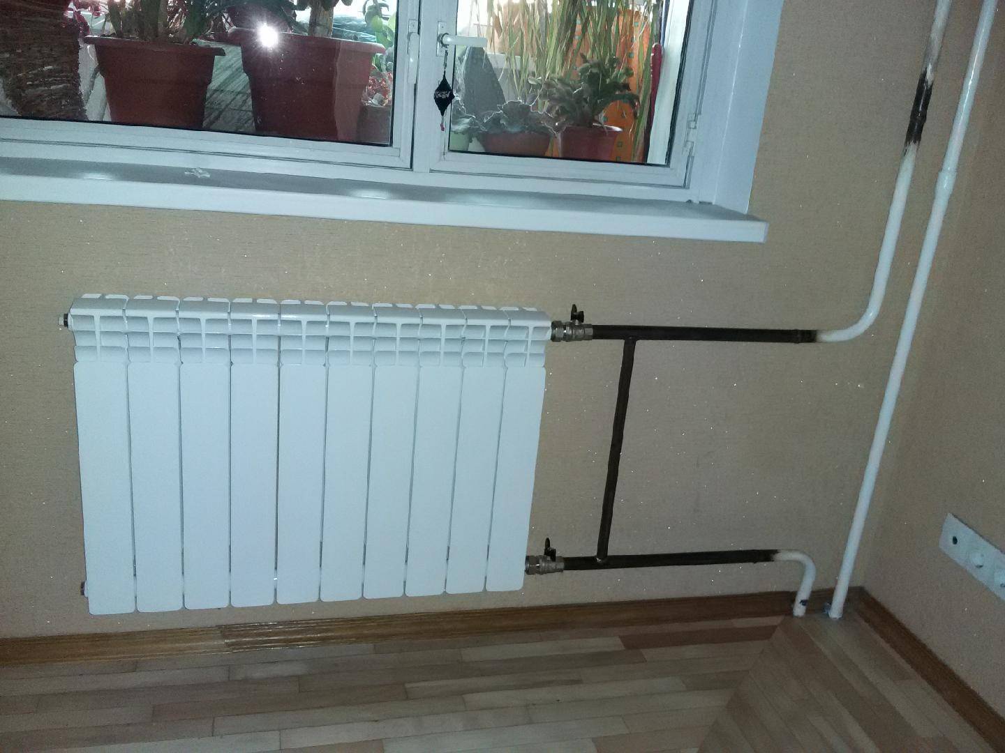 Монтаж радиатора отопления в квартире своими руками
