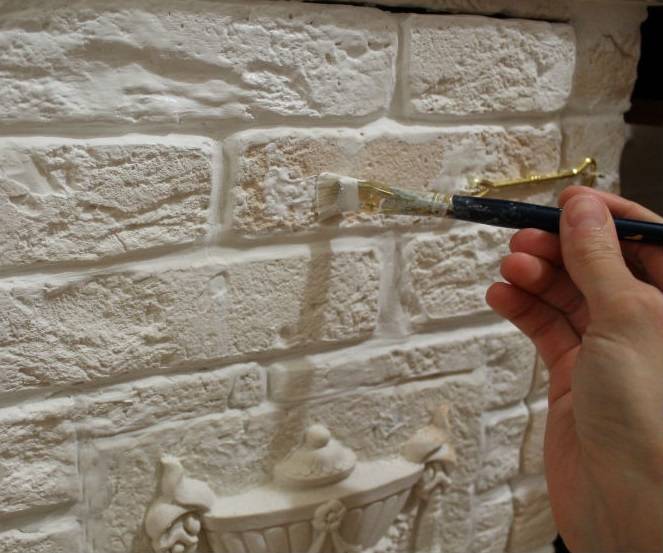 Отделка дома своими руками. как покрасить стену из кирпича, гипсовой плитки и декоративного камня?