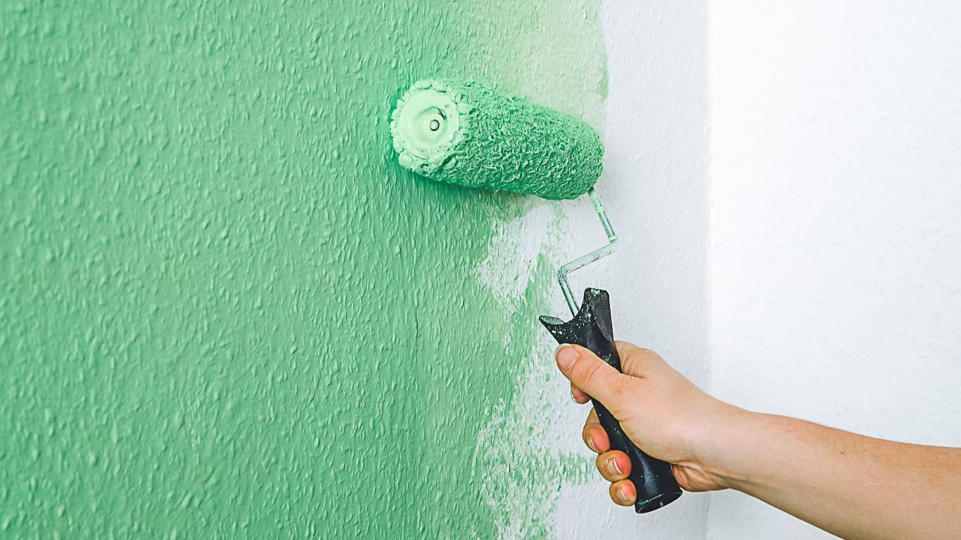 Как ровно покрасить стены водоэмульсионной краской и эмалью, а также как идеально их шпаклевать, чтобы сделать поверхность гладкой?