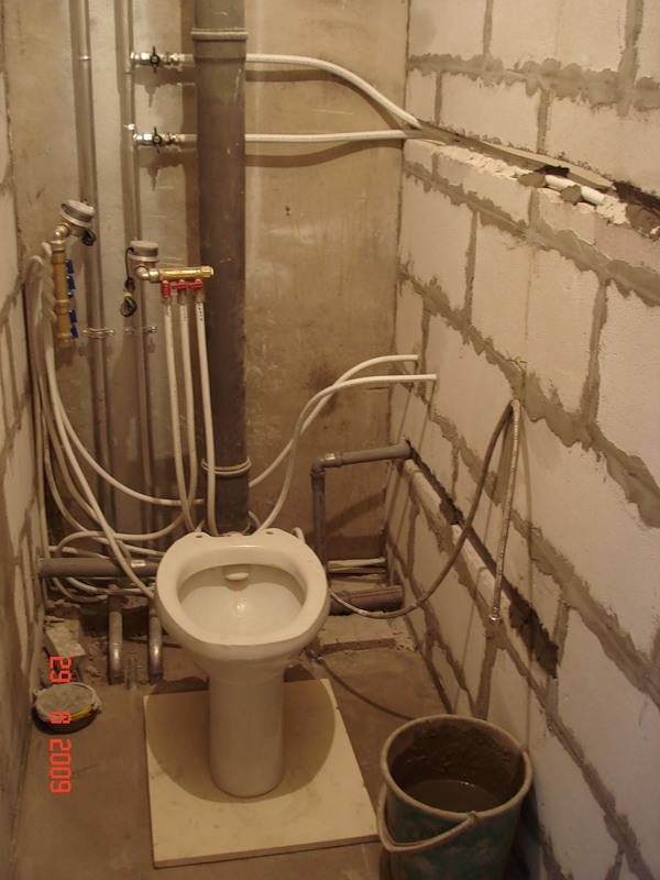 Замена труб в туалете от а до я: проектирование, выбор стройматериала, монтажные работы + разбор ошибок