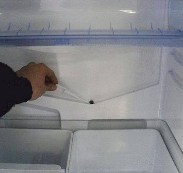 Вытекло масло из компрессора холодильника