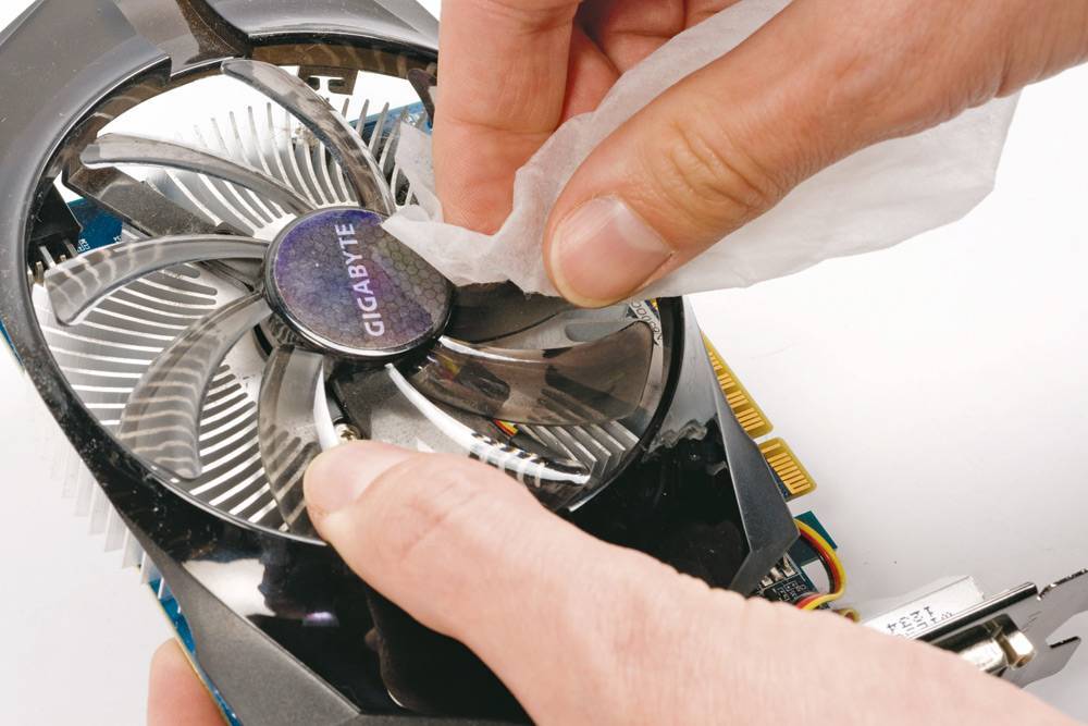 Как почистить вентилятор в ноутбуке от пыли