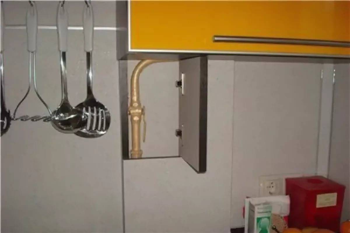 Как спрятать газовую трубу на кухне - варианты декора и маскировки