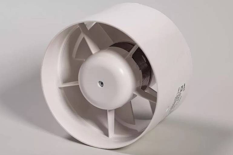 Канальные вентиляторы — лучший вариант для вытяжки в помещении