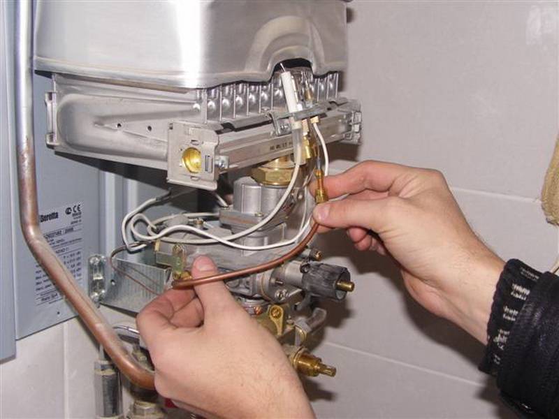 Сэкономить — можно, только осторожно: инструкции по ремонту газового котла своими руками