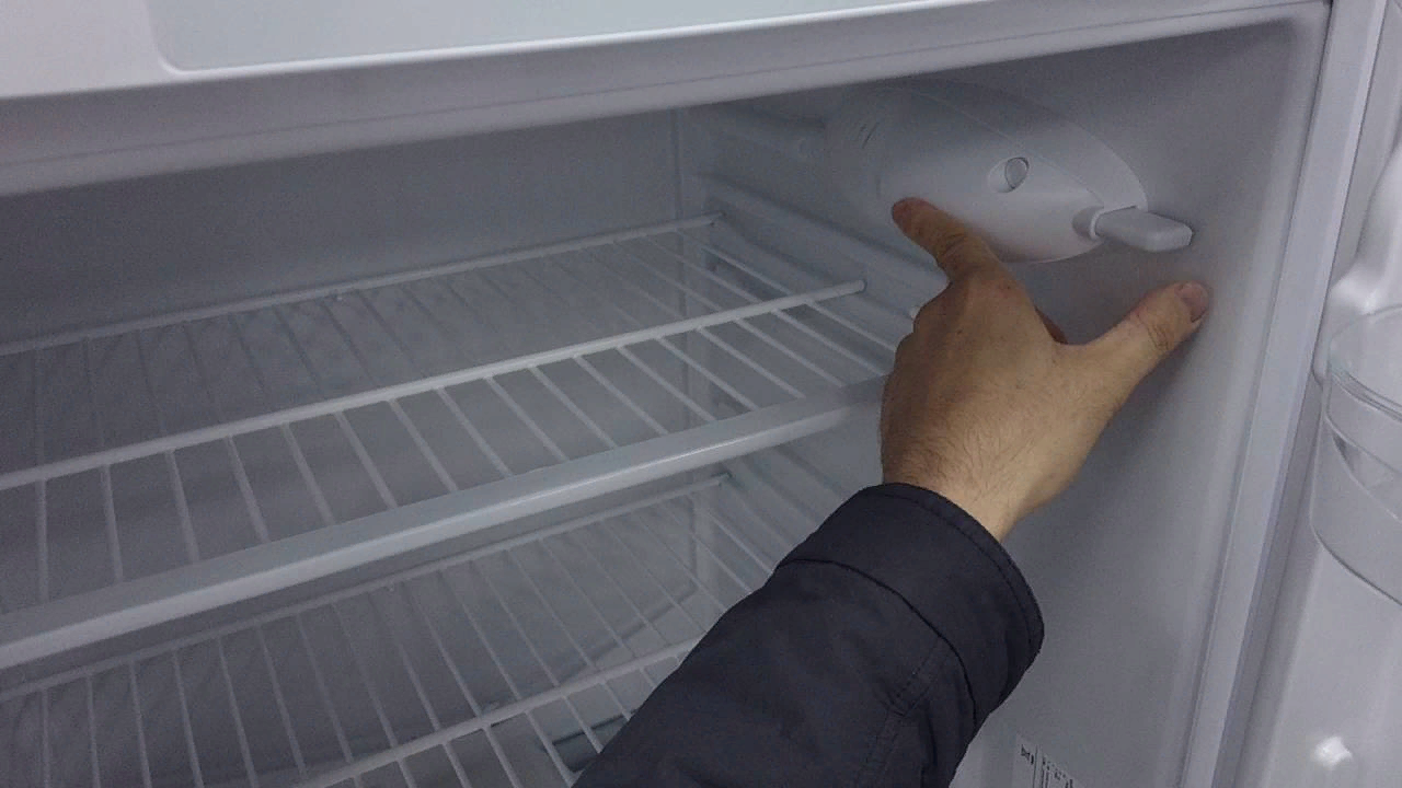 Холодильник пытается запуститься но не запускается причины
