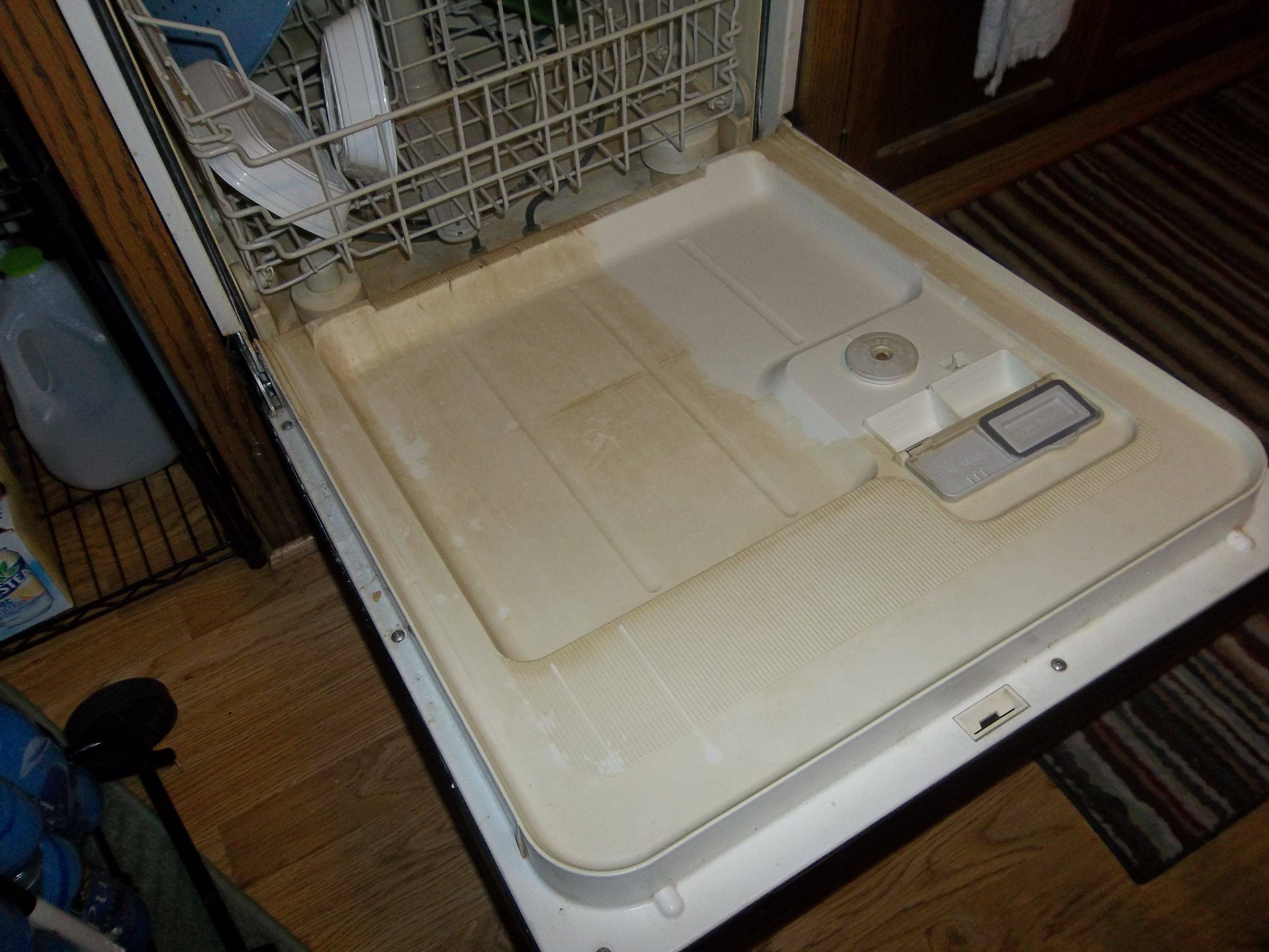 Белый налет на посуде и в посудомоечной машине