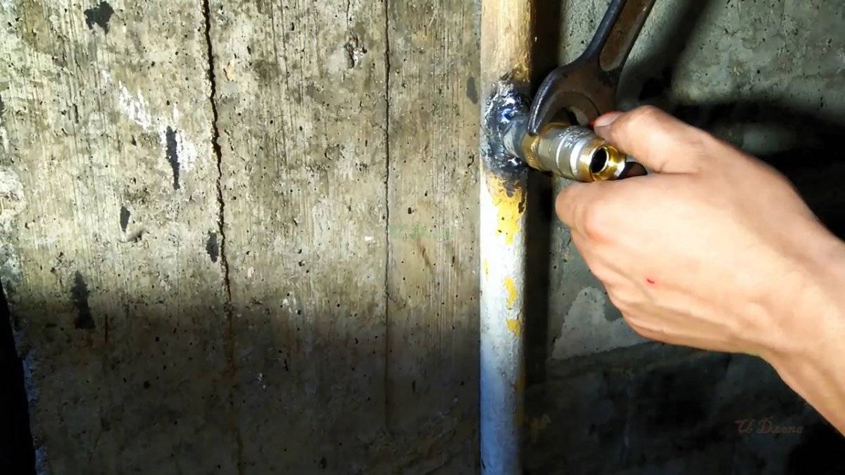 Врезка в канализацию - пошаговая инструкция как правильно, способы, правила как врезаться в пластиковую или чугунную трубу с фото и видео