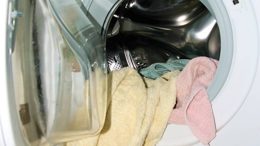 Почему стиральная машина не отжимает: причины и устранение, полезные советы