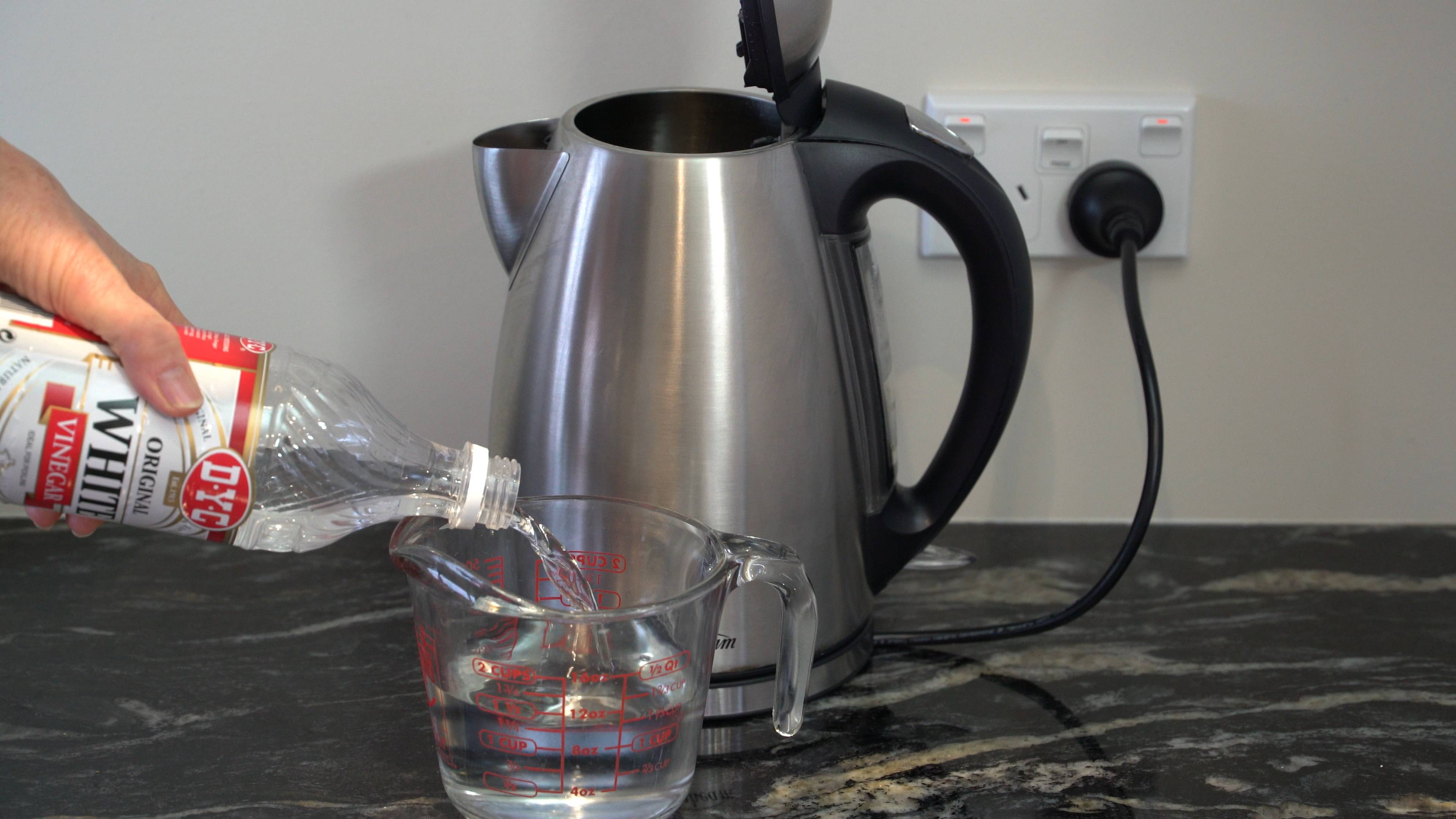 Как убрать запах пластика из электрического чайника