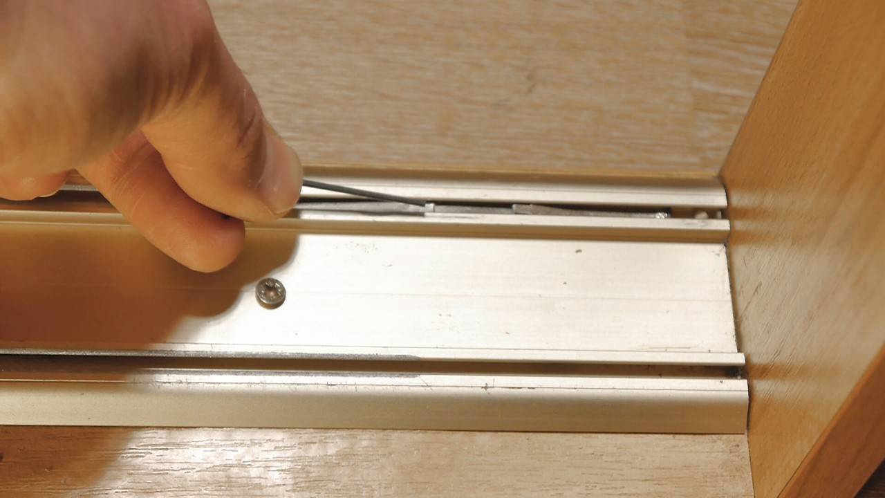 Сборка дверей шкафа купе своими руками: пошаговая инструкция