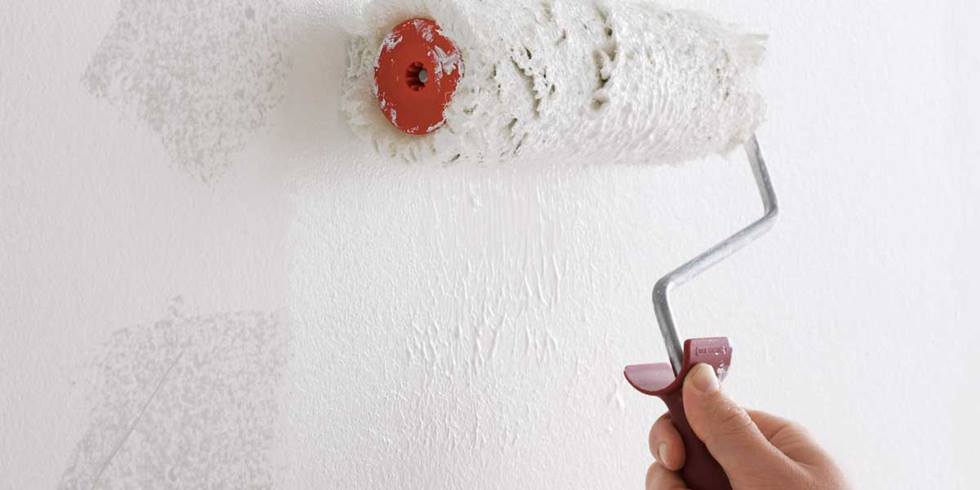 Секреты и нюансы ремонта: как правильно покрасить стену в белый цвет?