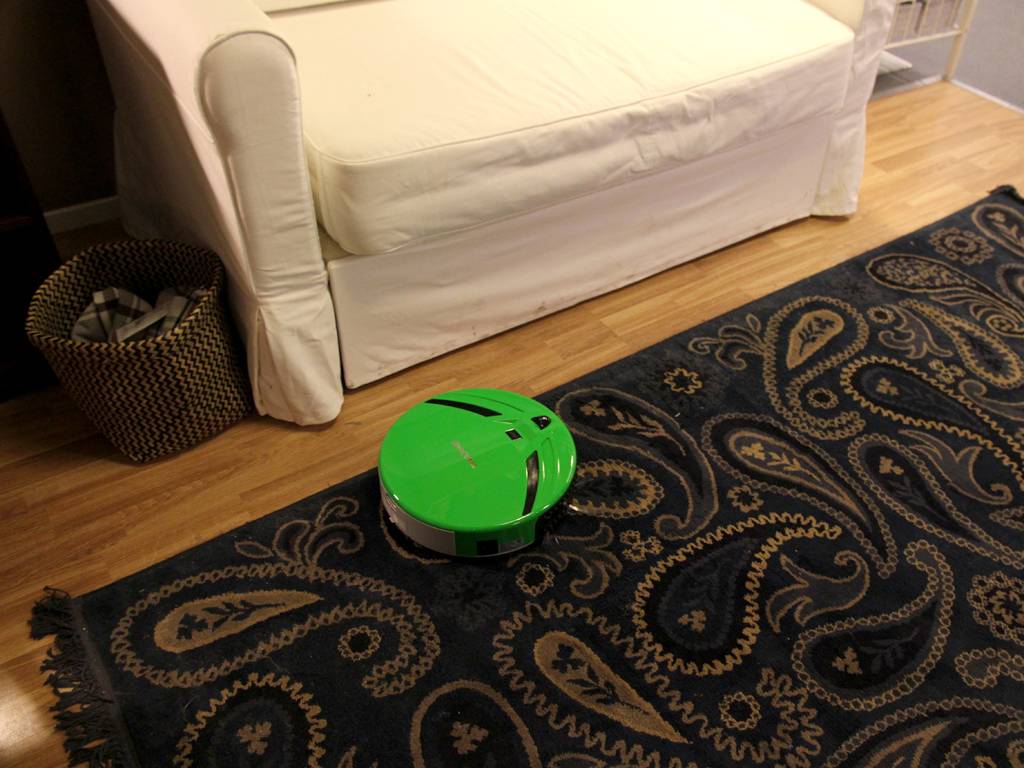 Рейтинг лучших роботов-пылесосов для чистки ковров: iclebo omega, roomba 980, botvac connected и xrobot helper