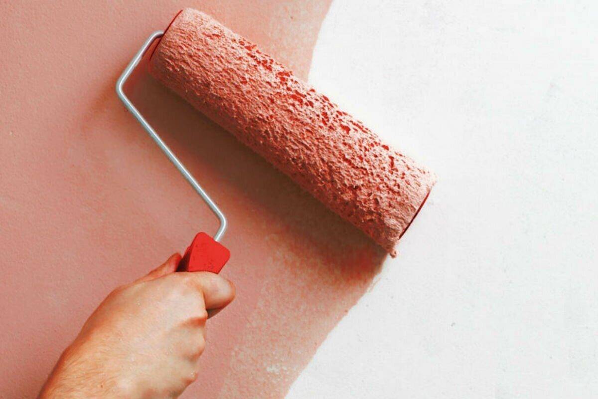 Рекомендации для ремонта: как покрасить стены в квартире валиком?