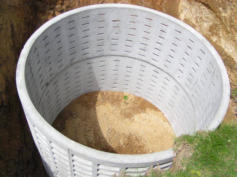 Кольца для туалета на даче: пластиковые, бетонные