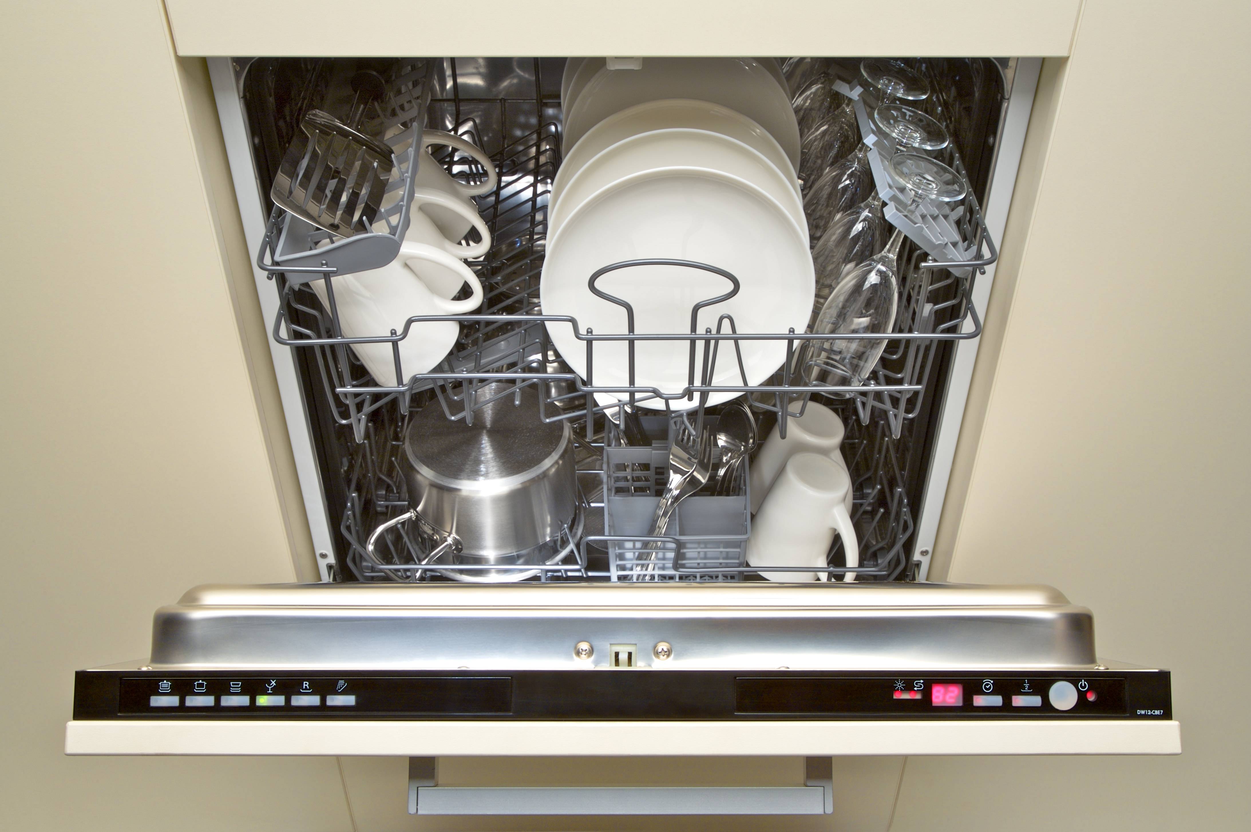 Посудомойка останавливается. Посудомоечная машина Флавия. Посудомоечная машина Kuppersberg GSM 6072 нержавеющая сталь. Gv663c61 посудомойка. Посудомоечная машина Bosch 60 не встраиваемая.